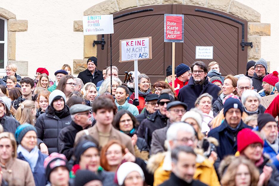 Bad Wimpfen setzt Zeichen gegen Rechts: 600 Teilnehmer bei Demo