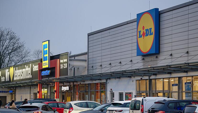 Lidl macht Aldi die Preisf&uuml;hrerschaft streitig.