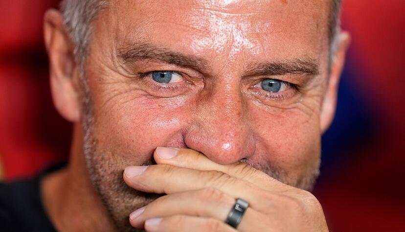 Aufatmen bei Flick nach der UEFA-Entscheidung. (Archivbild)