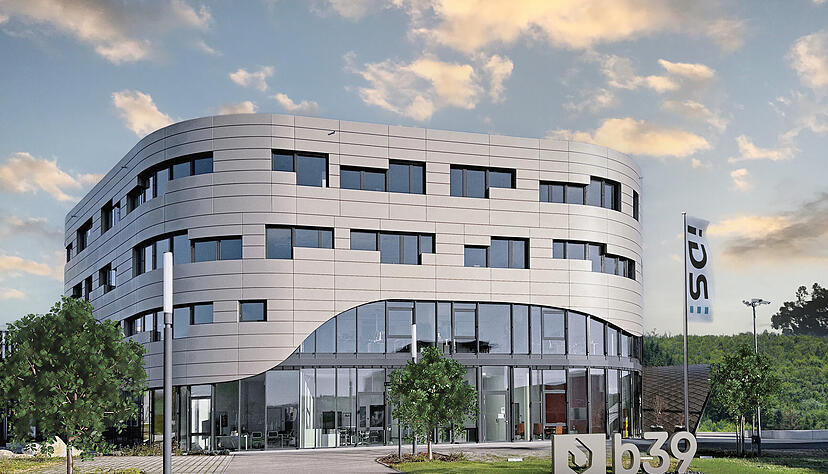Futuristische Fassade: Das 2020 erbaute B39 im Obersulmer Ortsteil Willsbach ist die Zentrale des weltweit t&auml;tigen Kameraherstellers IDS.