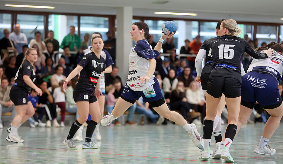 Nina Wieland am Ball.