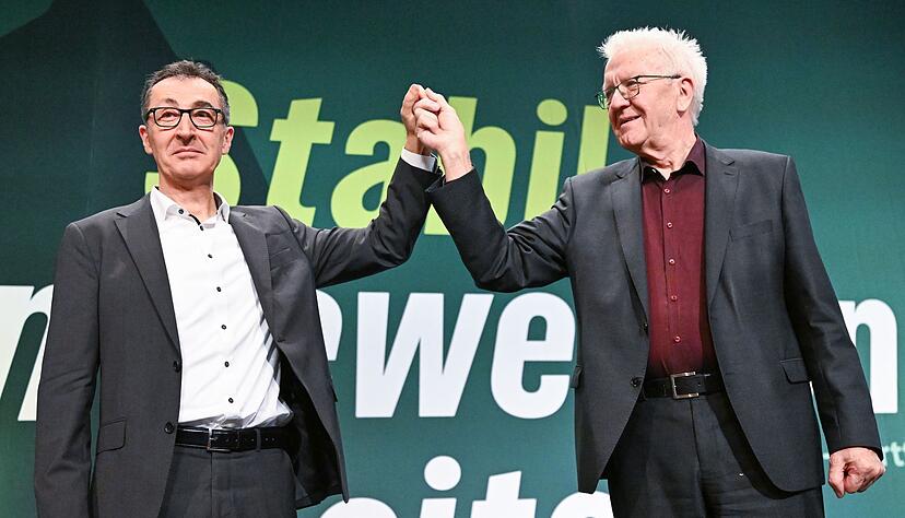 Im Wahlkampf versuchte &Ouml;zdemir, sich als nat&uuml;rlichen Nachfolger von Ministerpr&auml;sident Winfried Kretschmann (Gr&uuml;ne) zu inszenieren. (Archivbild)