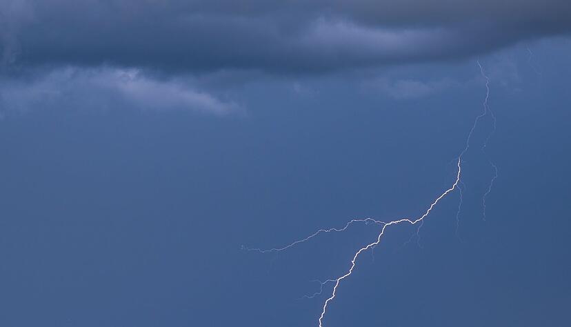 In diesem Sommer sind bislang weniger Blitze bei Gewittern erfasst worden. (Archivbild) In diesem Sommer sind bislang weniger Blitze bei Gewittern erfasst worden. (Archivbild)