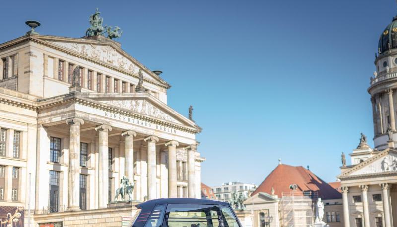 Bewarb fr&uuml;her Renault seinen Kleinwagen R5 als kleinen Freund, ist der Citro&euml;n Ami heute nochmal eine Spur kleiner.