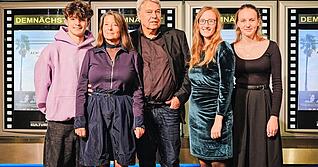 Offizielle Filmpremiere in Berlin: Valentin (links), Cornelia (Regie) und Andreas Grünberg (Produzent), Laura und Tochter Stella Luna.