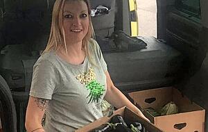 In Supermärkten holt Astrid Wagner Lebensmittel ab, die sonst im Müll landen würden.
Foto: privat In Supermärkten holt Astrid Wagner Lebensmittel ab, die sonst im Müll landen würden.
Foto: privat