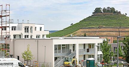 Im Mai 2020 war Spatenstich für die Kindertagesstätte mit guter Aussicht auf die Weibertreu. Jetzt ist sie fast fertig. Im Mai 2020 war Spatenstich für die Kindertagesstätte mit guter Aussicht auf die Weibertreu. Jetzt ist sie fast fertig.