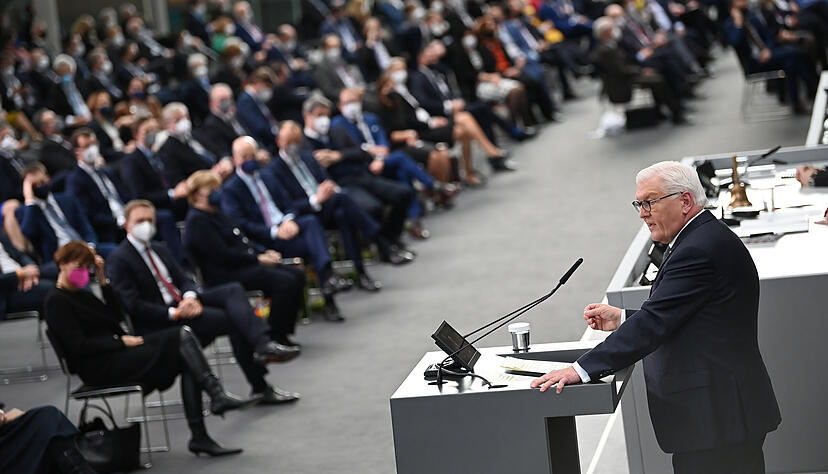 Bundespr&auml;sident Frank-Walter Steinmeier redet nach der Verk&uuml;ndung des Ergebnis der Wahl des Bundespr&auml;sidenten durch die Bundesversammlung im Paul-L&ouml;be-Haus.