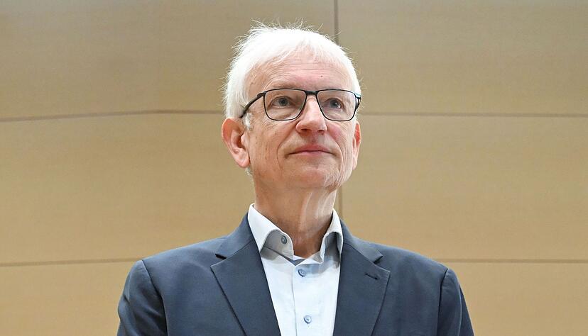 J&uuml;rgen Resch klagt als Gesch&auml;ftsf&uuml;hrer der DUH gegen BMW und Mercedes.