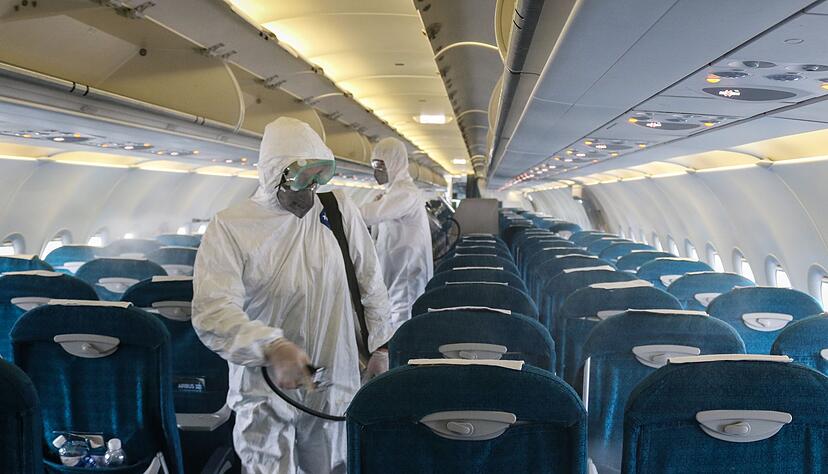 Schutzanz&uuml;ge sind wegen des Pups-Problems im Flugzeug nicht n&ouml;tig - das war bei Desinfektionen w&auml;hrend der Coronazeit der Fall. (Archivbild)