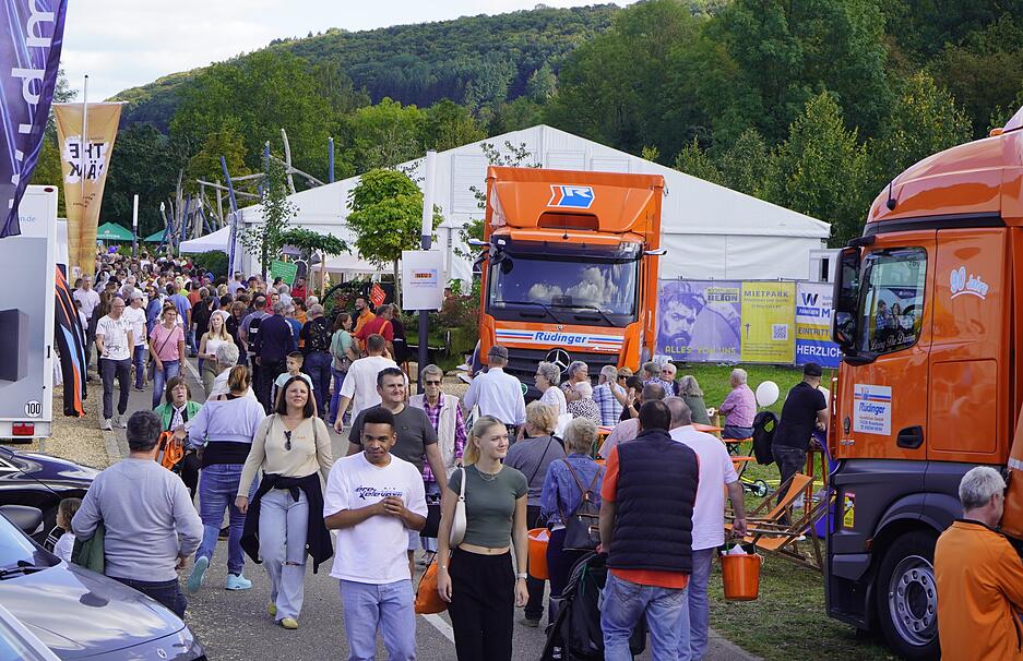 Spannende Attraktionen gab es auch auf der Freifläche. Spannende Attraktionen gab es auch auf der Freifläche.