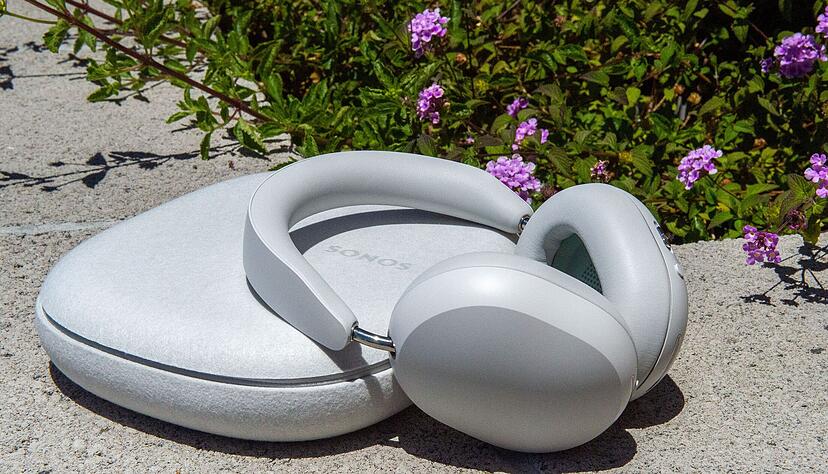 Die Zeitschrift «Computer Bild» hat Over-Ear-Kopfhörer getestet. Sieger sind die «Sonos Ace»-Kopfhörer mit der Note 1,2. Die Zeitschrift «Computer Bild» hat Over-Ear-Kopfhörer getestet. Sieger sind die «Sonos Ace»-Kopfhörer mit der Note 1,2.