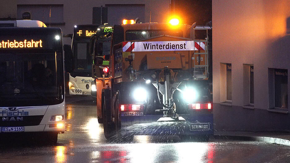 Teilweise wurden auch Busse gestoppt.