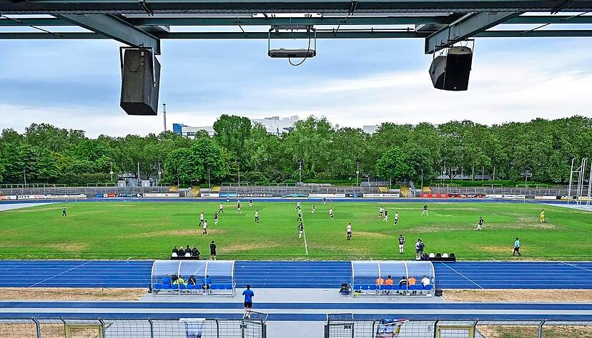 Ein Bild aus alten Tagen: Doch auch im neu sanierten Heilbronner Frankenstadion wird wohl 2024 kein EM-Team trainieren. Foto: Archiv
