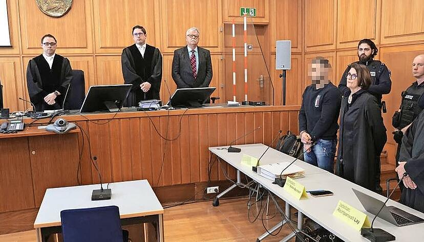 Das Justizministerium erklärt, dass das Ausweisungsverfahren gegen den Heilbronner Raser bereits läuft – eine Abschiebung direkt aus der Haft ist möglich. Das Justizministerium erklärt, dass das Ausweisungsverfahren gegen den Heilbronner Raser bereits läuft – eine Abschiebung direkt aus der Haft ist möglich.