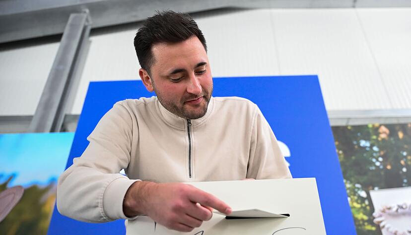 F&uuml;r Tim Busam, einen der Gr&uuml;nder der Grabstein-Firma, ist der Briefkasten vor allem ein Trauerhelfer.