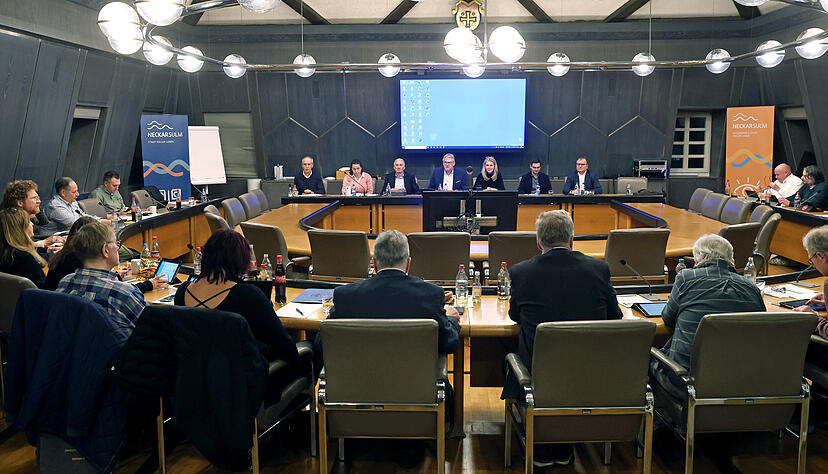 Der Gemeinderat in Neckarsulm hat das Kommunalwahl-Jahr mit dem Beschluss f&uuml;r den Haushalt 2024 eingel&auml;utet.
Foto: Ralf Seidel