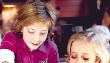 In hei&szlig;em Fett bl&auml;st sich das K&uuml;chle auf