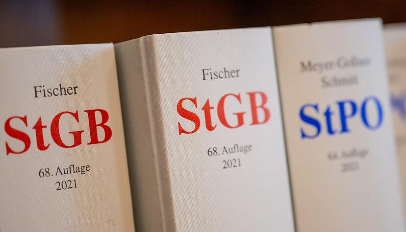 Jugendliche vor dem Gesetz: Ab 14 kann Strafmündigkeit greifen. (Symbolbild)