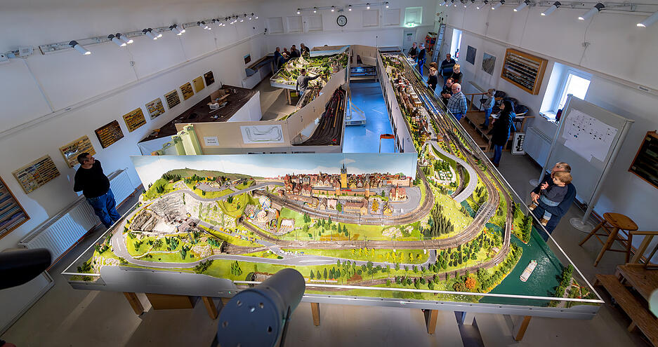 Die Züge fahren wieder: Nach einem schweren Brand war die Anlage lange für Besucher geschlossen. Die Züge fahren wieder: Nach einem schweren Brand war die Anlage lange für Besucher geschlossen.