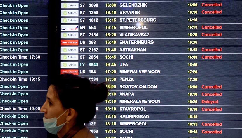 Wie bereits bei fr&uuml;heren Drohnenangriffen wurden Starts und Landungen an mehreren Moskauer Flugh&auml;fen ausgesetzt. Laut dem Moskauer B&uuml;rgermeister sollen mehr als 60 ukrainische Drohnen abgeschossen worden sein. (Archivbild)