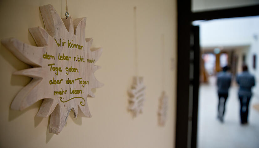 Sterbende in der letzten Lebensphase zu begleiten, ist eine herausfordernde Aufgabe, der sich Ehrenamtliche der Hospiz-Dienste im Kreis stellen.