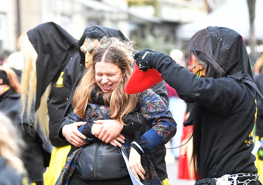 N&auml;rrisches Treiben herrschte beim Faschingsumzug in Brackenheim.