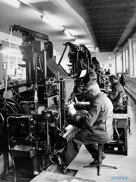 Bis zur Einführung des Fotosatzes 1975 sind die HSt-Texte auf Setzmaschinen in Bleizeilen gegossen worden. Bis zur Einführung des Fotosatzes 1975 sind die HSt-Texte auf Setzmaschinen in Bleizeilen gegossen worden.