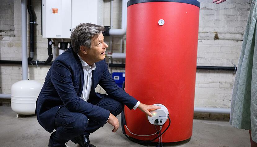 Habeck stand wegen des Gesetzes heftig in der Kritik. (Archivbild) Habeck stand wegen des Gesetzes heftig in der Kritik. (Archivbild)