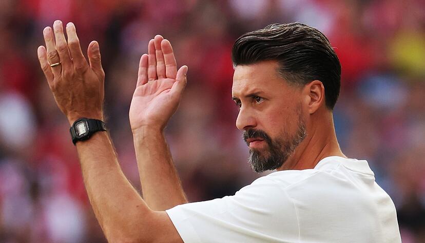Sandro Wagner denkt schon an das Duell mit den Bayern.