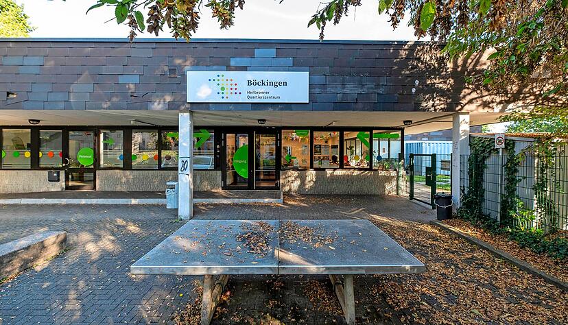 Das ehemalige Gemeindehaus hat jetzt eine Mischnutzung mit st&auml;dtischer Beteiligung und dient als Quartierszentrum.