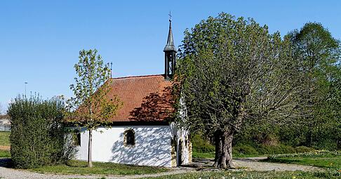 Besonderes Kleinod in Kirchhausen: die Dreifaltigkeitskapelle.
Foto: Karl-H. Wachtler
