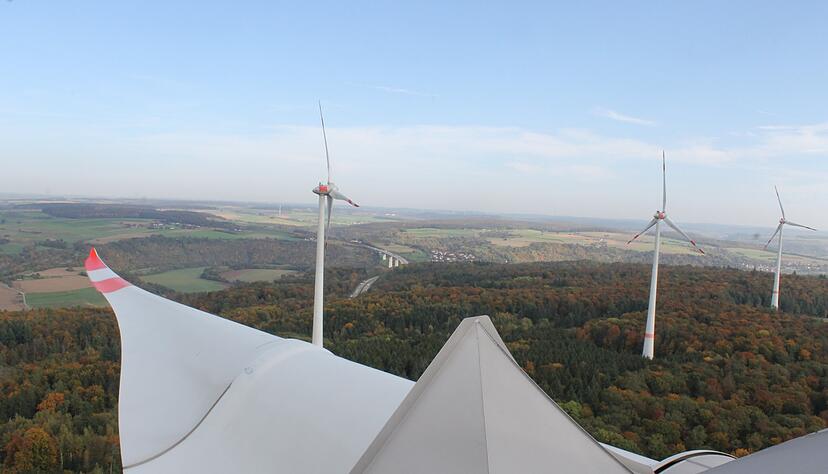 Photovoltaik und Windkraft: Entlang von Kocher, Jagst und Seckach wird erneuerbare Energie erzeugt.
Foto: Archiv/Gajer