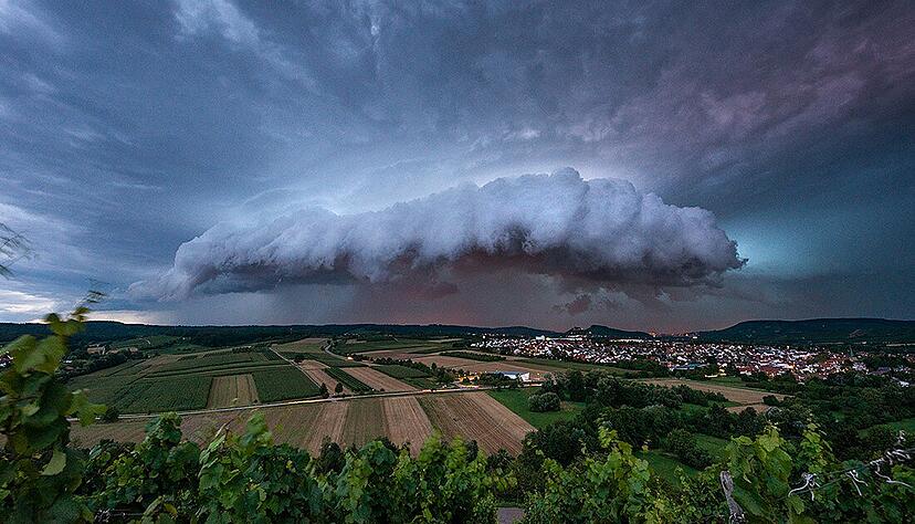 Gewitterfront über Ellhofen. Leserfoto: Maximilian Ziegler