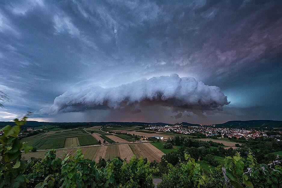 Gewitterfront über Ellhofen. Leserfoto: Maximilian Ziegler