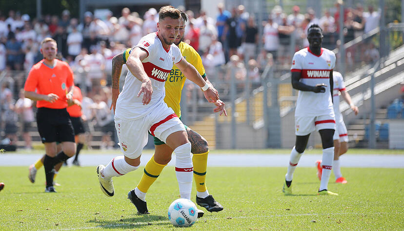 Ermedin Demirovic stand zum ersten Mal für den VfB Stuttgart auf dem Platz. Ein Tor gelang ihm nicht. Ermedin Demirovic stand zum ersten Mal für den VfB Stuttgart auf dem Platz. Ein Tor gelang ihm nicht.