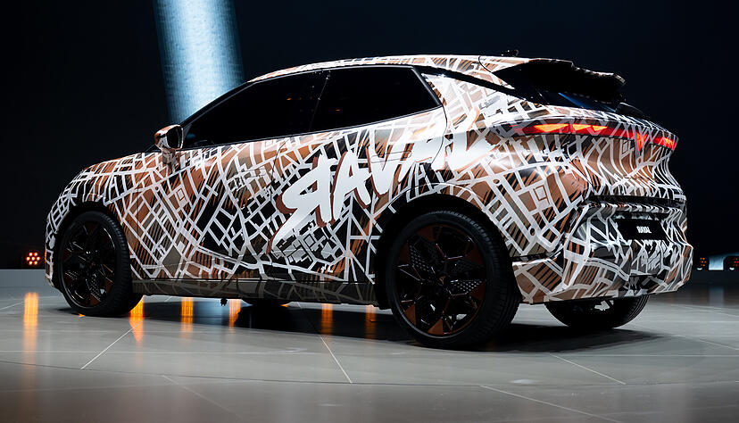 Der Raval ist das vollelektrische Einstiegsmodell von Cupra. Der Wagen kommt 2026 auf den Markt und soll um die 25.000 Euro kosten. Der Raval ist das vollelektrische Einstiegsmodell von Cupra. Der Wagen kommt 2026 auf den Markt und soll um die 25.000 Euro kosten.
