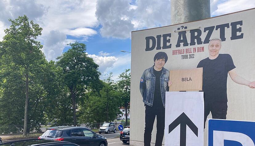 Hier geht es zum Konzert - im dichten Berufsverkehr in Heilbronn. Hier geht es zum Konzert - im dichten Berufsverkehr in Heilbronn.