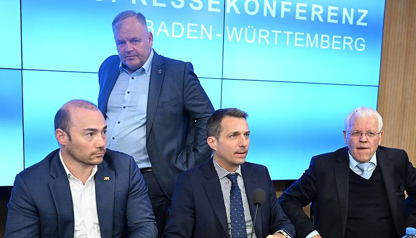 Bislang eher unbekannt, nun der starke Mann der AfD-Fraktion: Martin Rothweiler (M).