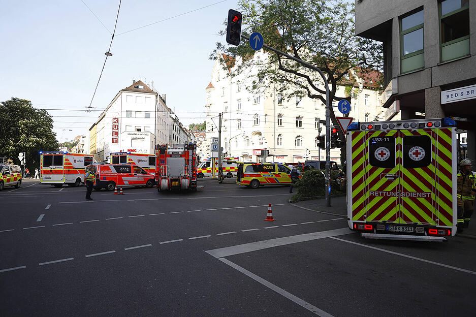 Mehrere Personen wurden dabei verletzt.
