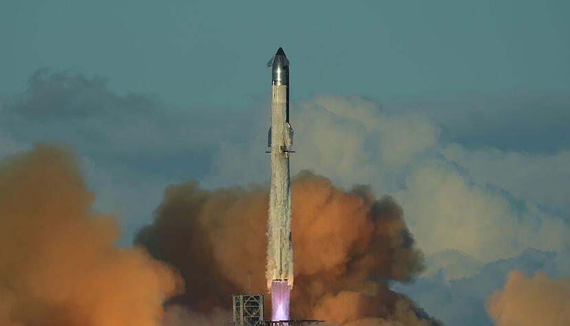 SpaceX soll Investoren einen B&ouml;rsengang in Aussicht gestellt haben. (Archivbild)