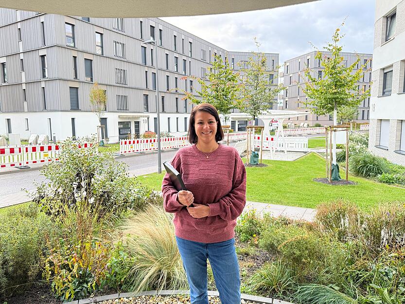 Quartiersmanagerin Sara Langer will das Leben im Hochgelegen "bunter machen", sagt sie. Quartiersmanagerin Sara Langer will das Leben im Hochgelegen "bunter machen", sagt sie.