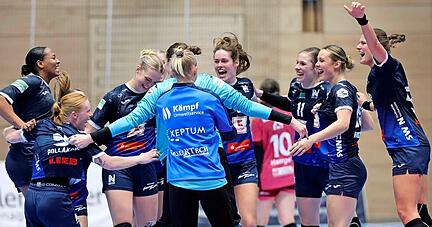 Die Spielerinnen der Sport-Union Neckarsulm konnten am Samstagabend erstmals in dieser Saison ausgelassen jubeln.
Foto: Artur Schoeneburg/HSG Bad Wildungen Vipers