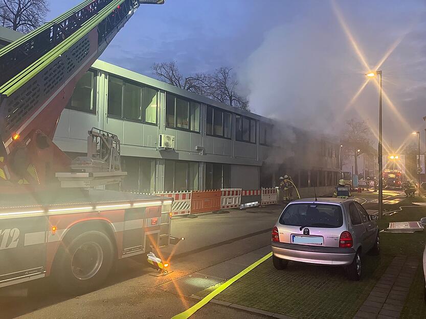 Am Bildungscampus in Heilbronn kommt es am Mittwochabend zu einem größeren Feuerwehreinsatz.