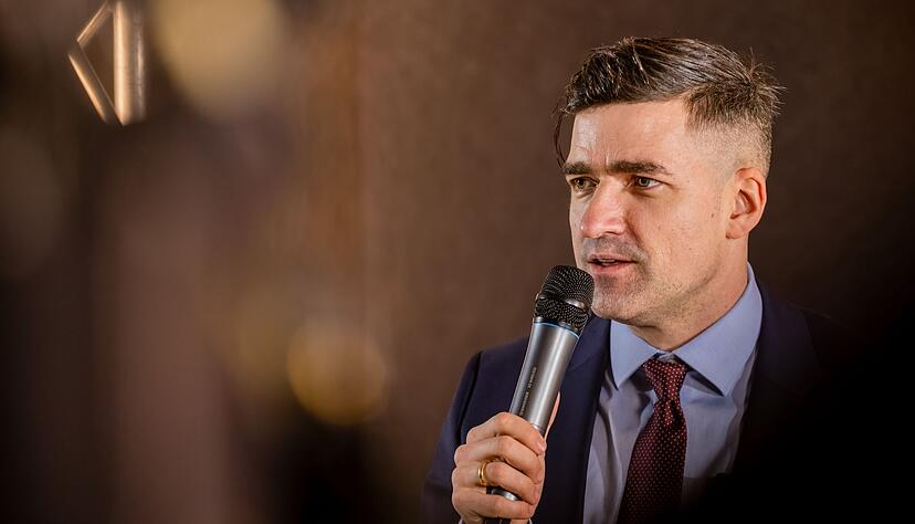 Martin Sellner gilt als  F&uuml;hrungsfigur der als rechtsextremistisch eingestuften Identit&auml;ren Bewegung. (Archivbild)