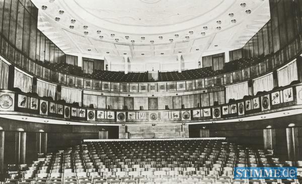 Der Zuschauerraum des Alten Theaters Heilbronn. Rund 850 Theatergäste können eine Vorstellung auf 648 Sitzplätzen und 200 Stehplätzen erleben.