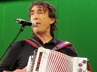 Hubert von Goisern sieht seine anstehende schwimmende Konzerttour als Werbung für die europäische Idee.