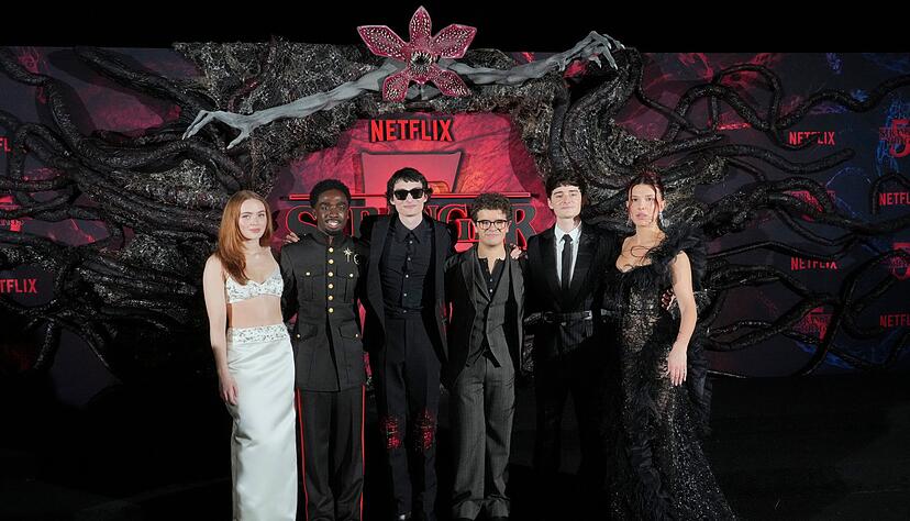 Stars der Serie «Stranger Things»: Sadie Sink, Caleb McLaughlin, Finn Wolfhard, Gaten Matarazzo, Noah Schnapp und Millie Bobby Brown im November in Los Angeles (von links nach rechts). (Archivbild) Stars der Serie «Stranger Things»: Sadie Sink, Caleb McLaughlin, Finn Wolfhard, Gaten Matarazzo, Noah Schnapp und Millie Bobby Brown im November in Los Angeles (von links nach rechts). (Archivbild)