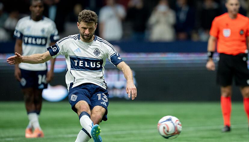 Thomas M&uuml;ller gelang per Elfmeter sein drittes Saisontor.