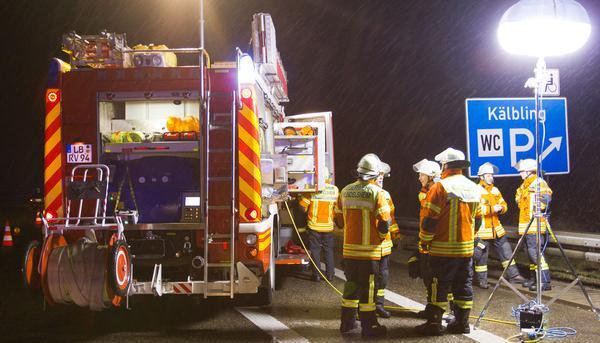 Tödlicher A81-Unfall bei Mundelsheim | 05.03. Tödlicher A81-Unfall bei Mundelsheim | 05.03.